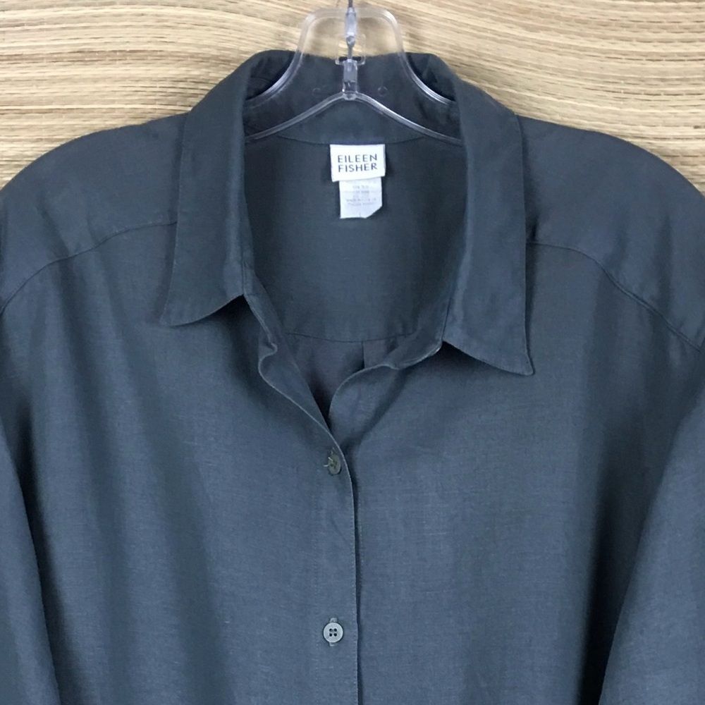 Eileen Fisher Organic Linen Classic Collar Shirt
Easy Fit, Long Length Size L - Picture 8 of 13